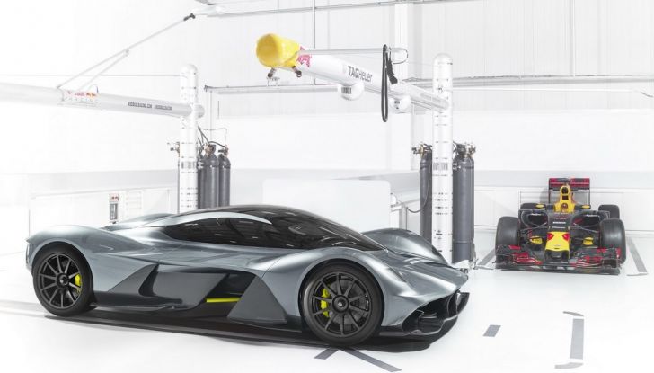 Aston Martin e Red Bull, dalla collaborazione nasce la supercar AM-RB 001 - Foto 4 di 10