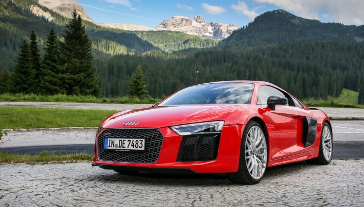 audi R8 prova su strada