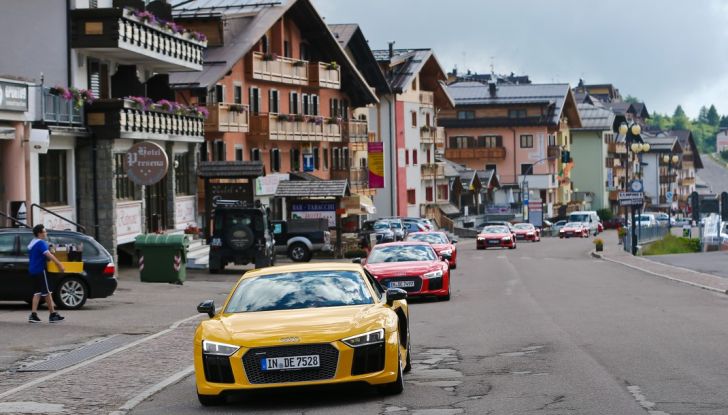 audi R8 V10 prova su strada