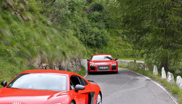 r8 audi coupé prova su strada