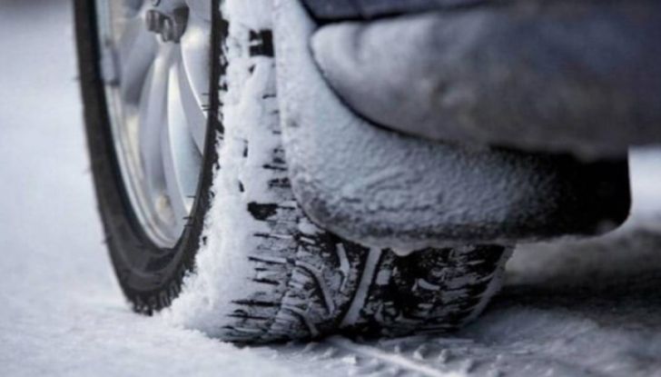 Mercedes-Benz, arriva il brevetto per raffreddare e riscaldare gli pneumatici - Foto 2 di 7