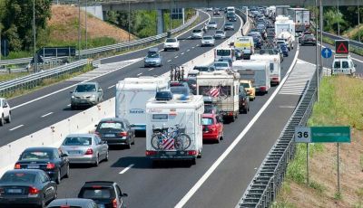 Esodo estivo e vacanze in auto: il 6 agosto bollino nero
