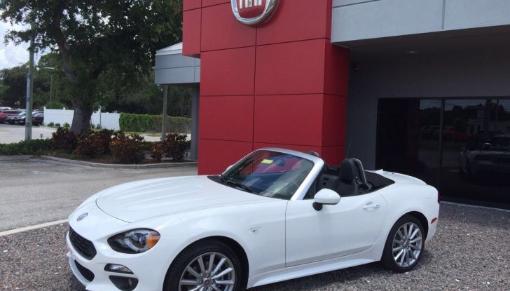 Fiat 124 spider vista 3/4 anteriore