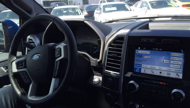 Test Drive Ford F-150 negli USA: il pick-up americano provato su strada - Foto 5 di 17