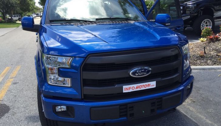 Test Drive Ford F-150 negli USA: il pick-up americano provato su strada - Foto 10 di 17