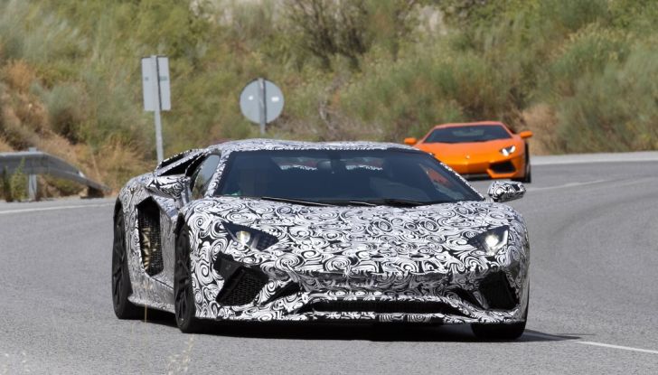 Nuova Lamborghini Aventador 2017 Facelift: i primi scatti - Foto 2 di 13