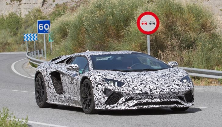 Nuova Lamborghini Aventador 2017 Facelift: i primi scatti - Foto 3 di 13
