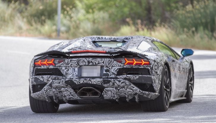 Nuova Lamborghini Aventador 2017 Facelift: i primi scatti - Foto 6 di 13