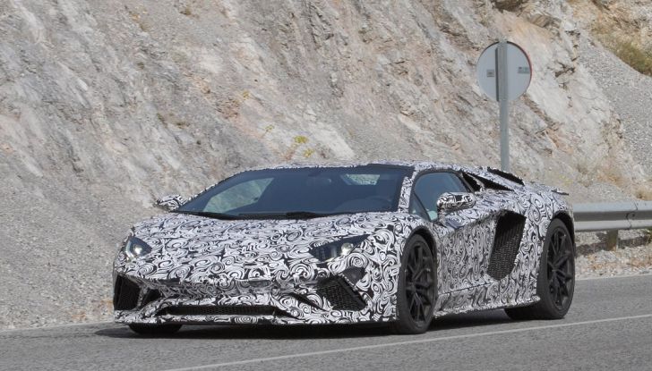 Nuova Lamborghini Aventador 2017 Facelift: i primi scatti - Foto 9 di 13
