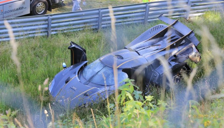 Koenigsegg One:1, ecco le foto spia dell’incidente al Nurburgring - Foto 3 di 25