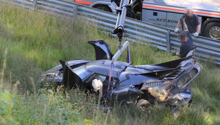 Koenigsegg One:1, ecco le foto spia dell’incidente al Nurburgring - Foto 14 di 25