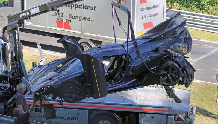 Koenigsegg One:1, ecco le foto spia dell’incidente al Nurburgring - Foto 20 di 25