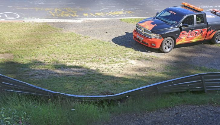 Koenigsegg One:1, ecco le foto spia dell’incidente al Nurburgring - Foto 7 di 25