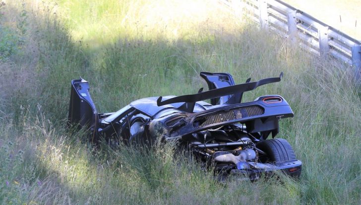 Koenigsegg One:1, ecco le foto spia dell’incidente al Nurburgring - Foto 8 di 25