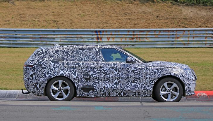 Nuova Land Rover Range Sport Coupe, prime foto spia dal Nurburgring - Foto 5 di 15