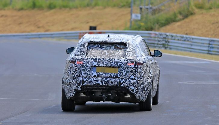 Nuova Land Rover Range Sport Coupe, prime foto spia dal Nurburgring - Foto 4 di 15
