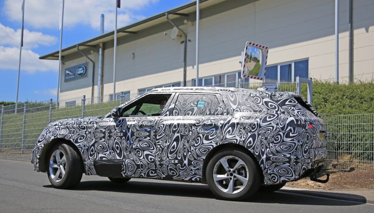 Nuova Land Rover Range Sport Coupe, prime foto spia dal Nurburgring - Foto 13 di 15