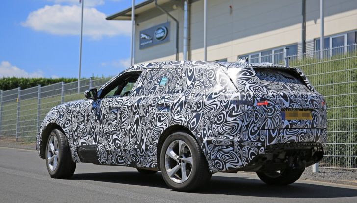 Nuova Land Rover Range Sport Coupe, prime foto spia dal Nurburgring - Foto 14 di 15