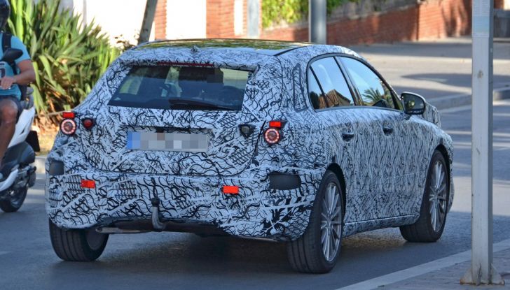Mercedes Classe A nuova generazione, le prime immagini dei test su strada - Foto 10 di 19