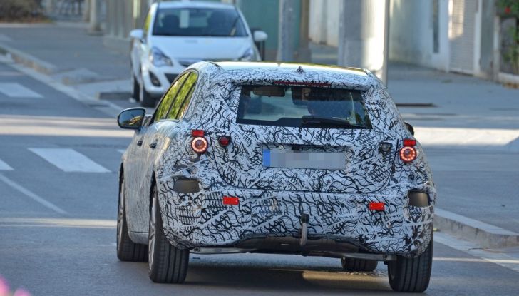 Mercedes Classe A nuova generazione, le prime immagini dei test su strada - Foto 17 di 19