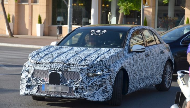 Mercedes Classe A nuova generazione, le prime immagini dei test su strada - Foto 2 di 19