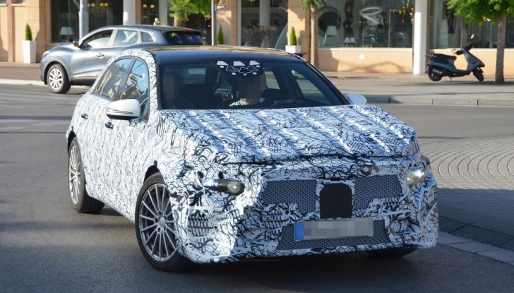 Mercedes Classe A nuova generazione, le prime immagini dei test su strada - Foto 5 di 19