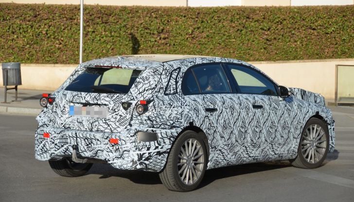 Mercedes Classe A nuova generazione, le prime immagini dei test su strada - Foto 9 di 19
