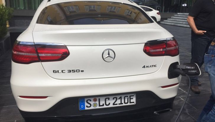 Mercedes GLC Coupè prova su strada, prezzi e allestimenti - Foto 21 di 27