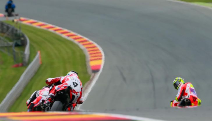 MotoGP 2016, Sachsenring: le foto più belle raccontano la gara - Foto 5 di 18