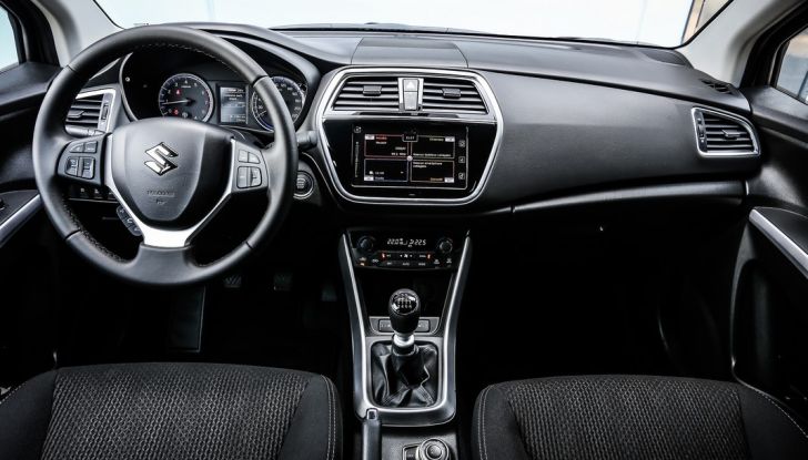 Nuova Suzuki S-Cross, prova su strada, ​prezzi e motorizzazioni - Foto 24 di 25
