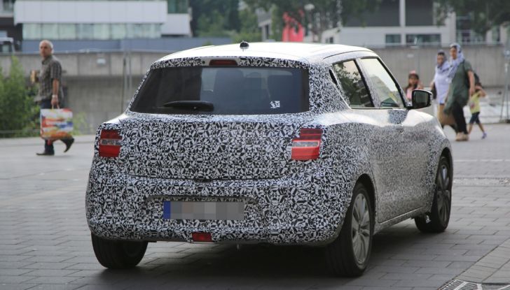 Suzuki Swift prime foto spia dei collaudi della nuova generazione - Foto 22 di 27