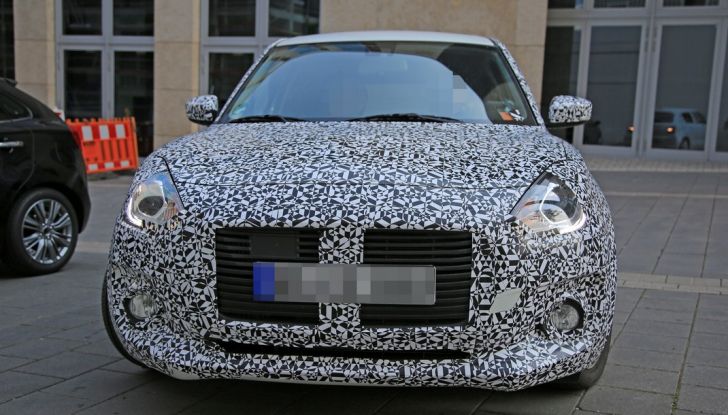 Suzuki Swift prime foto spia dei collaudi della nuova generazione - Foto 11 di 27