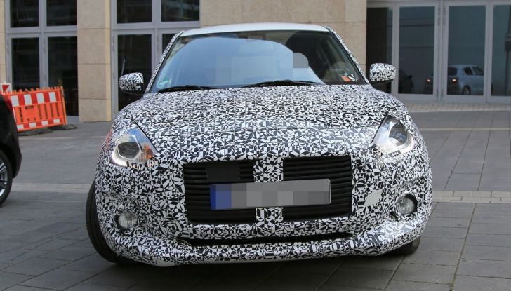 Suzuki Swift prime foto spia dei collaudi della nuova generazione - Foto 12 di 27