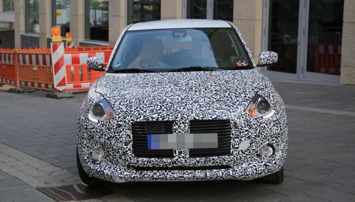 Suzuki Swift prime foto spia dei collaudi della nuova generazione - Foto 24 di 27