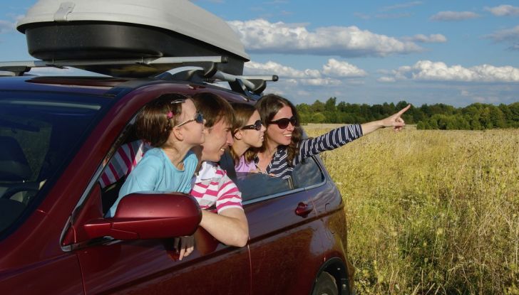 Vacanze in auto all’estero, le norme da rispettare per chi viaggia - Foto 2 di 10