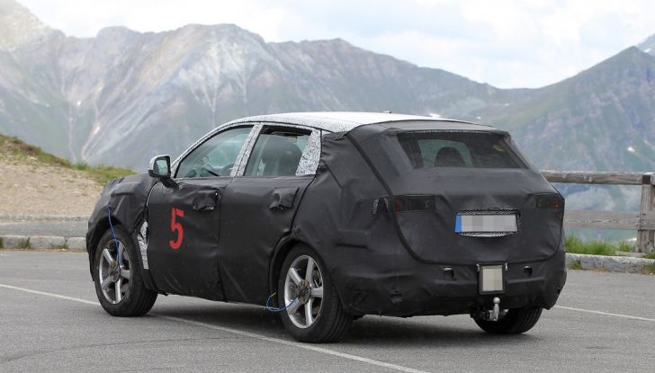 Geely SUV compatto, prime foto spia del modello del produttore cinese - Foto 7 di 12