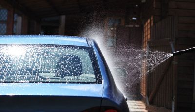 5 facili modi per mantenere brillante e lucida la carrozzeria della vostra auto