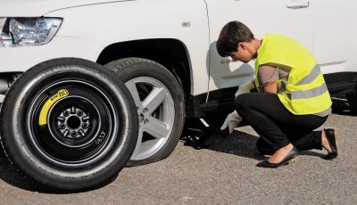 Foratura pneumatico: come salvare la gomma senza chiamare soccorsi