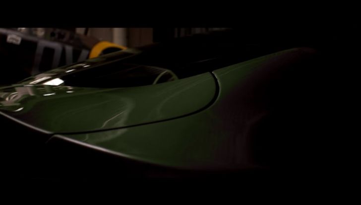 Aston Martin V12 Vantage S Spitfire 80 presentata in un video - Foto 11 di 17