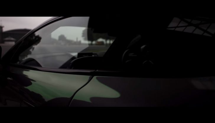 Aston Martin V12 Vantage S Spitfire 80 presentata in un video - Foto 15 di 17