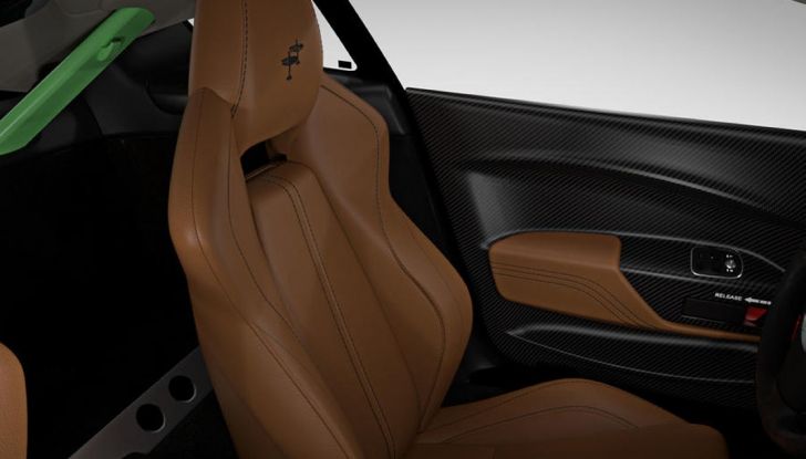 Aston Martin V12 Vantage S Spitfire 80 presentata in un video - Foto 5 di 17