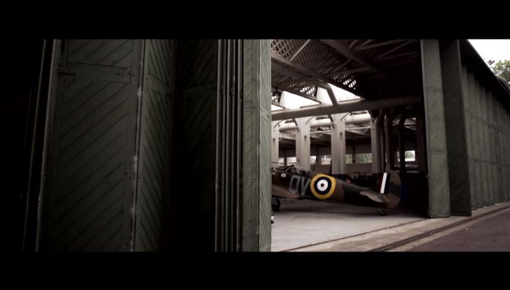 Aston Martin V12 Vantage S Spitfire 80 presentata in un video - Foto 6 di 17