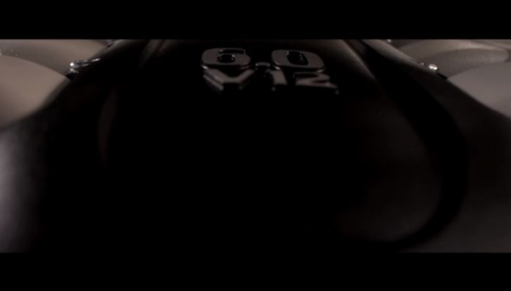 Aston Martin V12 Vantage S Spitfire 80 presentata in un video - Foto 9 di 17