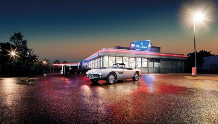 La BMW 507 di Elvis Presley riprende vita a Pebble Beach - Foto 1 di 27