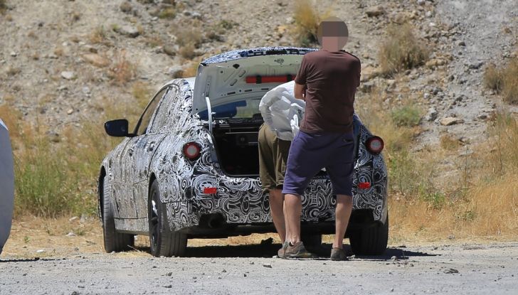 BMW Serie 3 2018 foto spia (1)