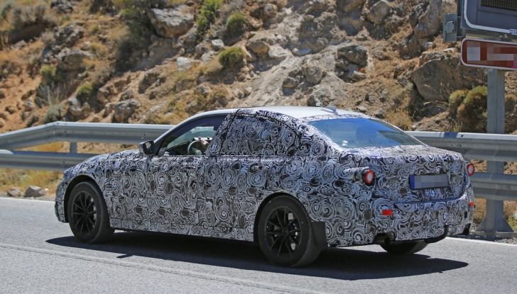 BMW Serie 3 2018 foto spia (12)
