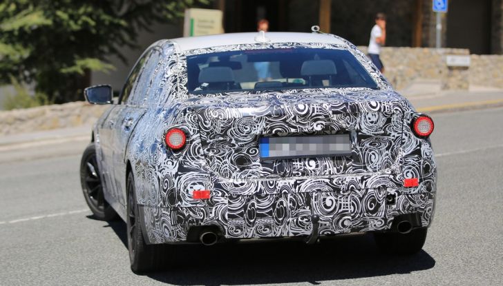 BMW Serie 3 2018 foto spia (15)