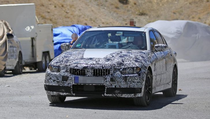 BMW Serie 3 2018 foto spia (8)