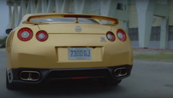 Nissan e Usain Bolt: sfida contro il fuoco per presentare la nuova GT-R - Foto 8 di 12