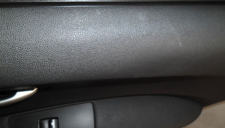 Come pulire le plastiche dell’auto - Foto 4 di 8